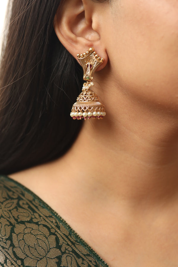 Nainika Jhumka