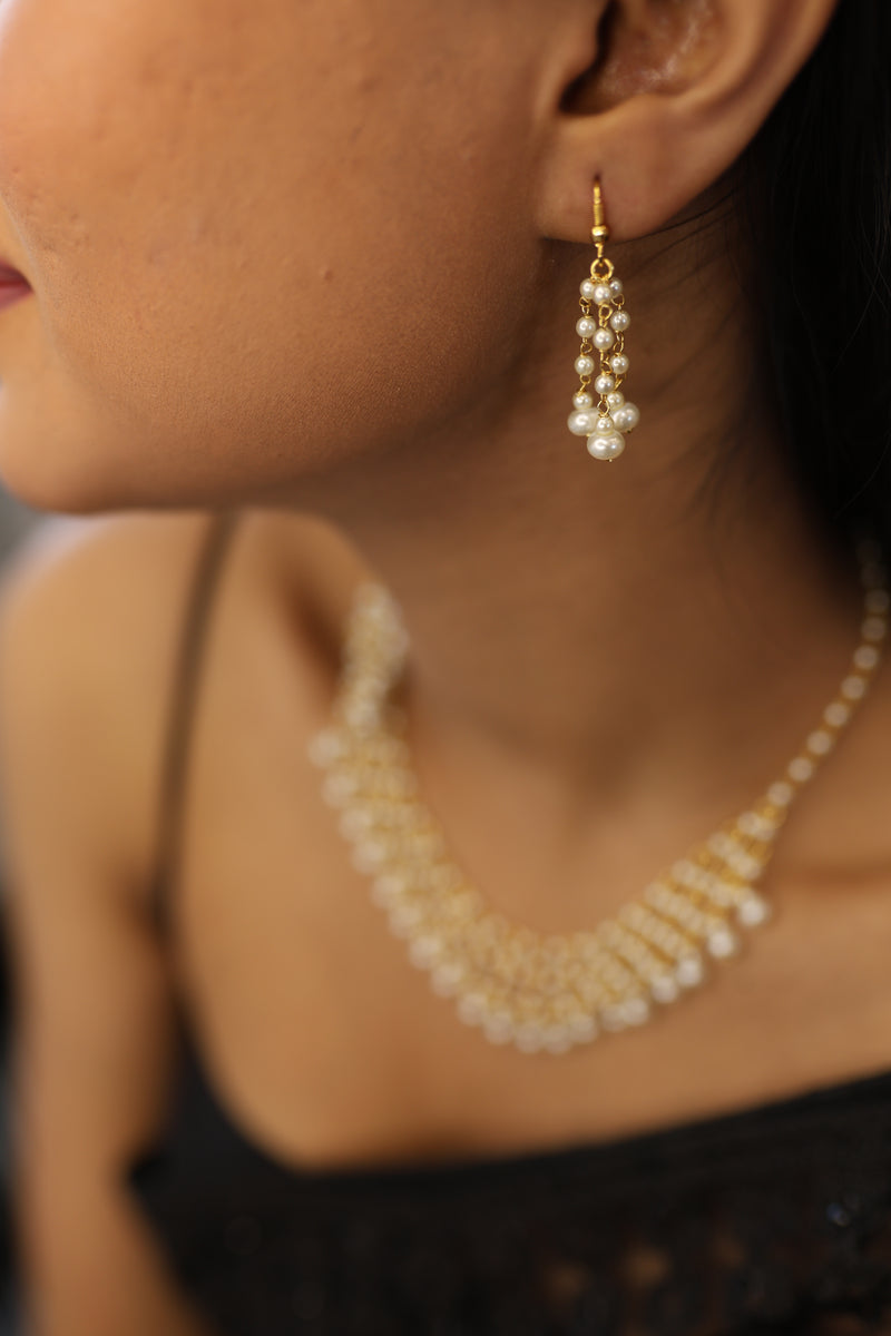 Nayra Pearl Necklace Set