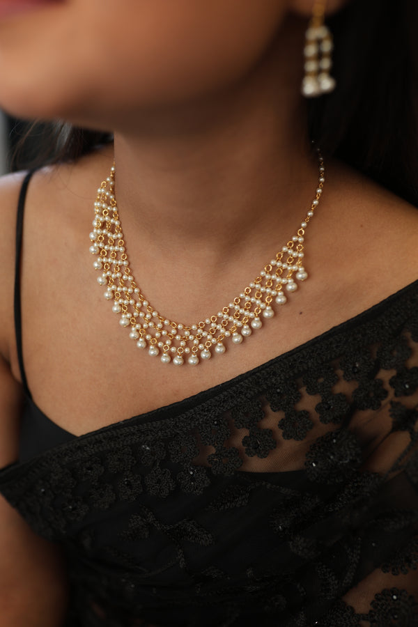 Nayra Pearl Necklace Set