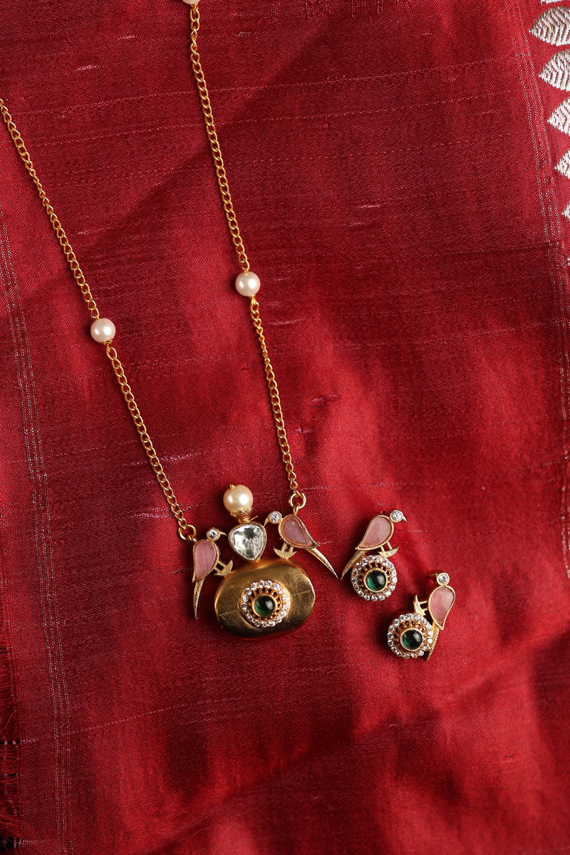 Kyari Pendant Set