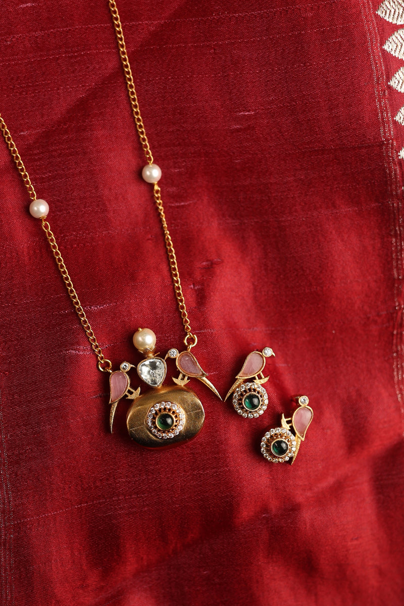 Kyari Pendant Set