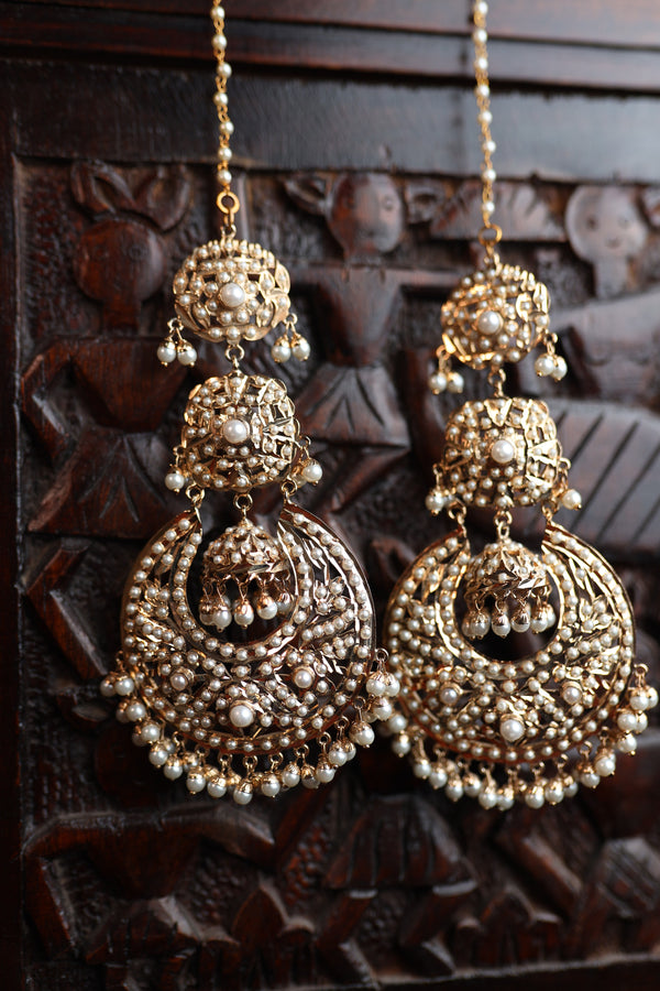 Jadaau Oversized Earrings with Kannauti